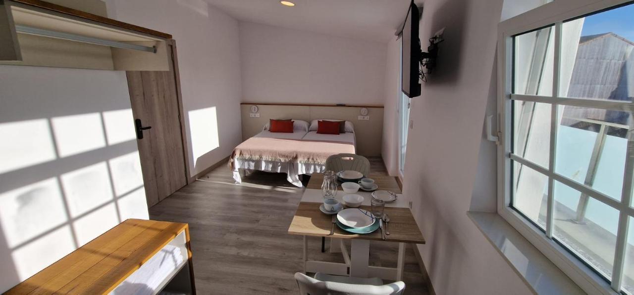 Estudios En Plaza Cabo Da Vila Centro Muxía Extérieur photo